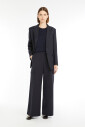 blazer-bleu-en-laine-avec-col-revers