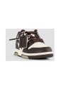 chokladbruna-sneakers-med-beige-detaljer