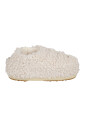 sandales-blanches-avec-bande-bouclee-imitation