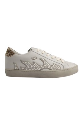 stylish-white-shoes-for-women