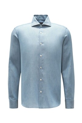 denim-light-shirt-sean-model
