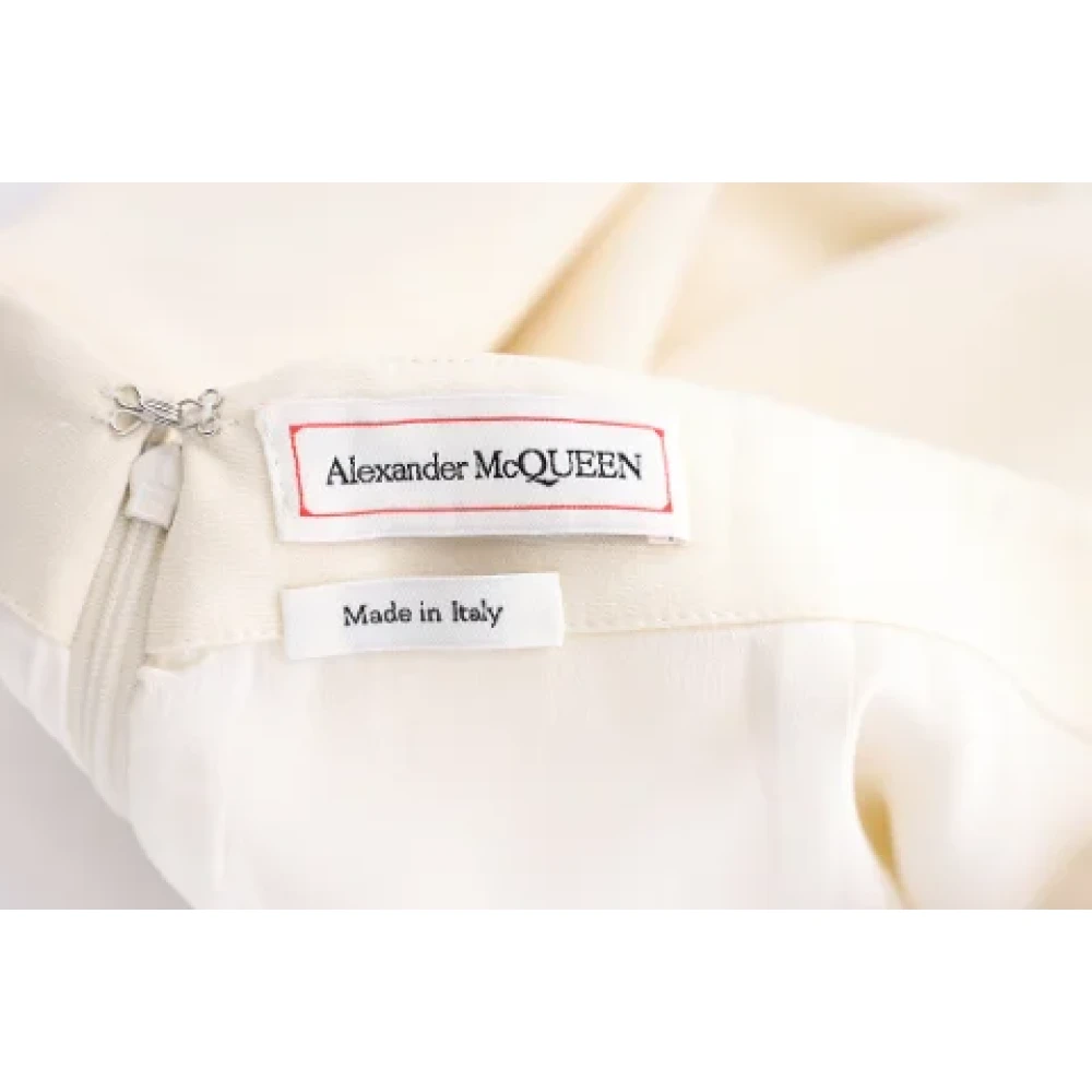 Alexander McQueen Pre-owned Fabric bottoms White Dames