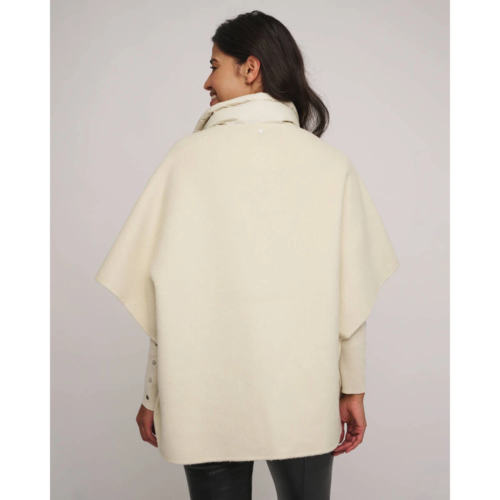 Rino&Pelle Wollen cape met donsdetails Beige Dames