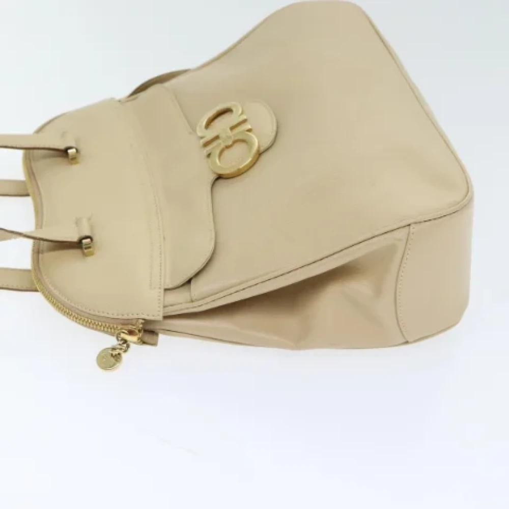 Salvatore Ferragamo Pre-owned Leather shoulder-bags Beige Dames