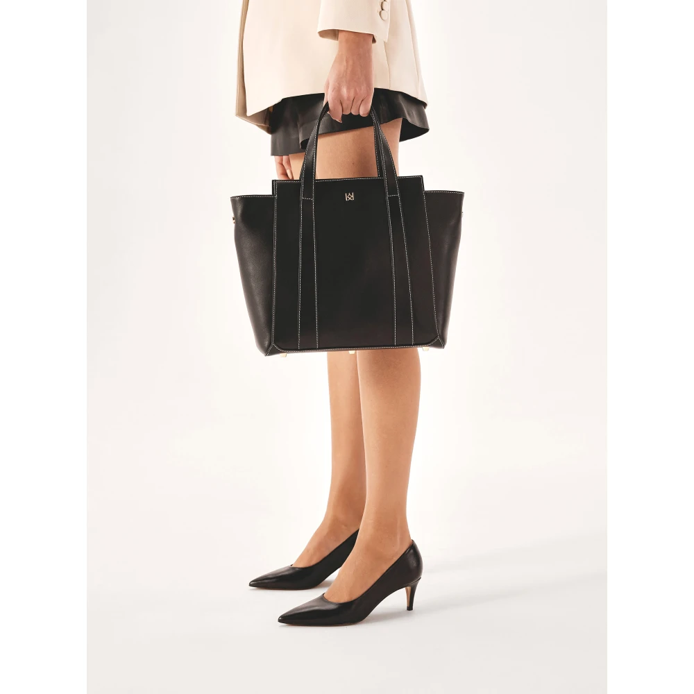 Kazar Zwarte trapeziumvormige schoudertas Black Dames