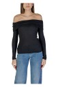 haut-en-tricot-a-encolure-bateau-noir