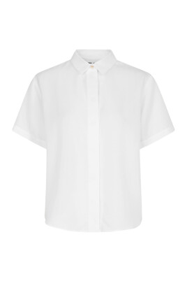 white-short-sleeve-shirt