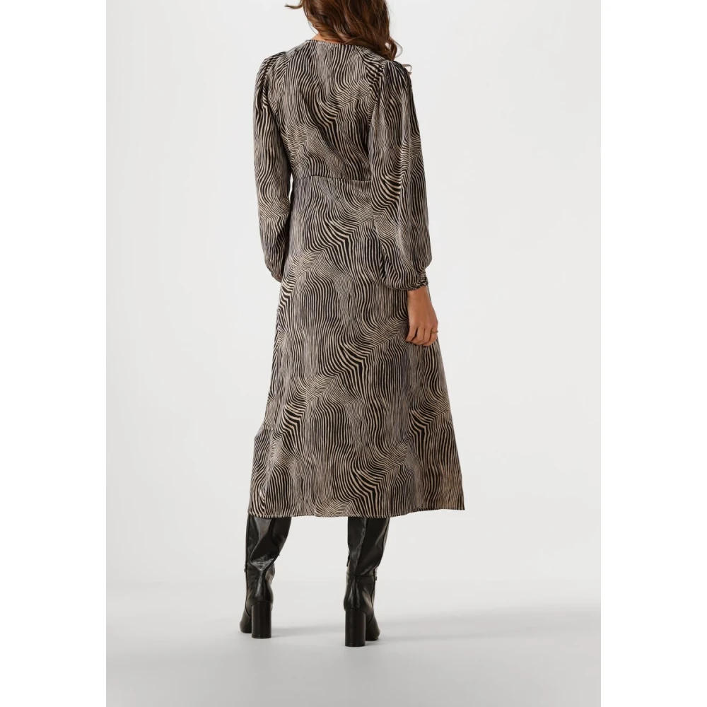 NEO NOIR Drijvende Golf Jurk Black Dames