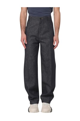 wide-leg-relaxed-fit-jeans
