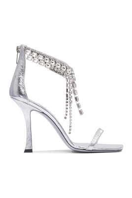 sandales-en-cuir-argent-rehaussent-style