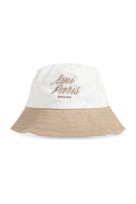 Hatt med broderad logotyp