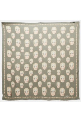 pre-owned-silk-scarves