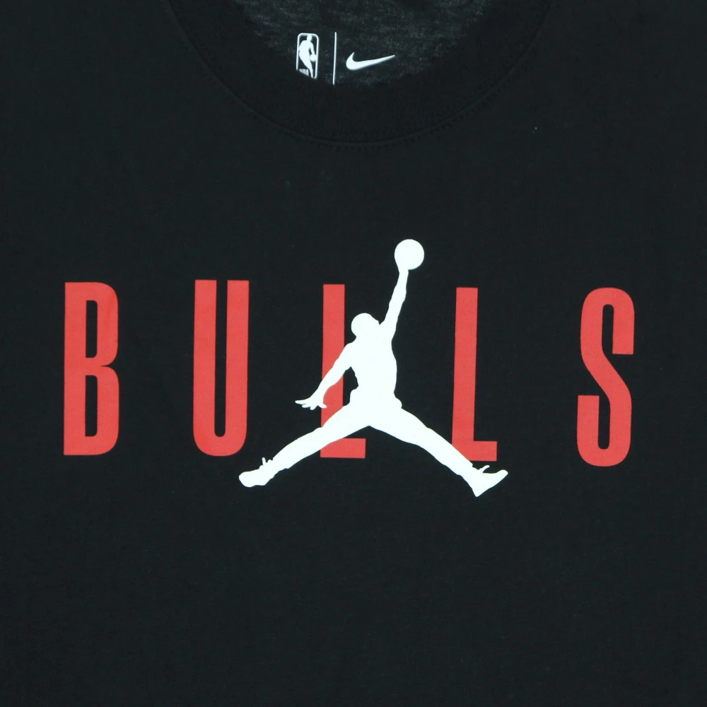 Jordan NBA Courtside Statement Tee Chicago Bulls Black Heren