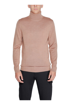 merino-wool-turtle-neck-sweater