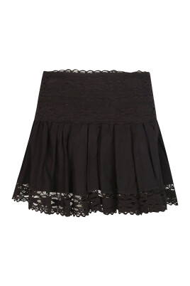 black-skirt-with-invisible-zipper