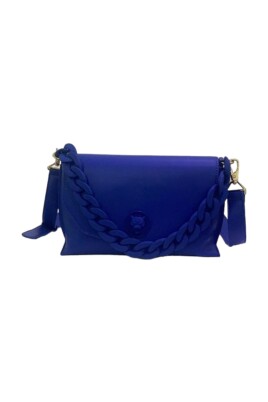 blue-shoulder-bag-sporty-style