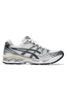 chaussures-blanches-plates-modele-elegant