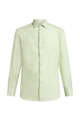 polyester-shirt-composition-linen-model