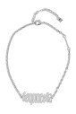 collier-gothique-avec-detail-logo