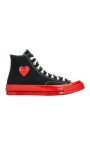 baskets-montantes-en-toile-noire-a-semelle-rouge