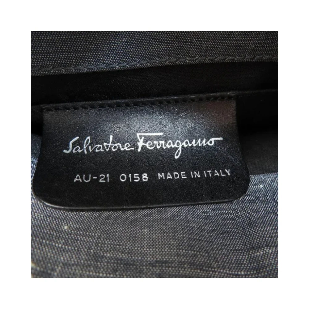Salvatore Ferragamo Pre-owned Canvas handbags Gray Dames