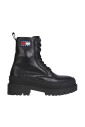 bottines-noires-a-lacets