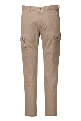 taupe-jeans-stylish-model
