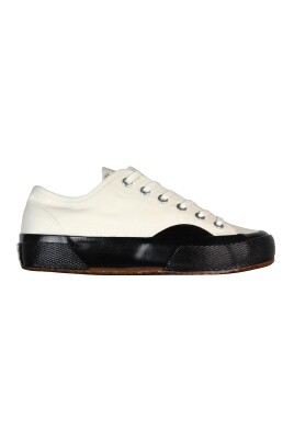 sneakers-basses-en-toile-blanche