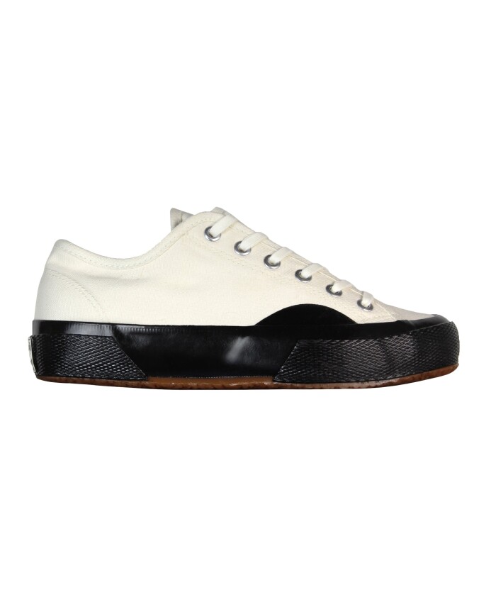sneakers-basses-en-toile-blanche