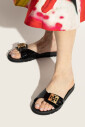 sandales-avec-une-boucle-en-forme-de-logo