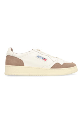 sneakers-basses-en-cuir-avec-inserts-en-daim