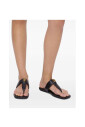 chaussures-slip-on-noires-avec-semelle-logo
