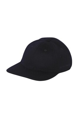 classic-baseball-cap-with-curved-brim