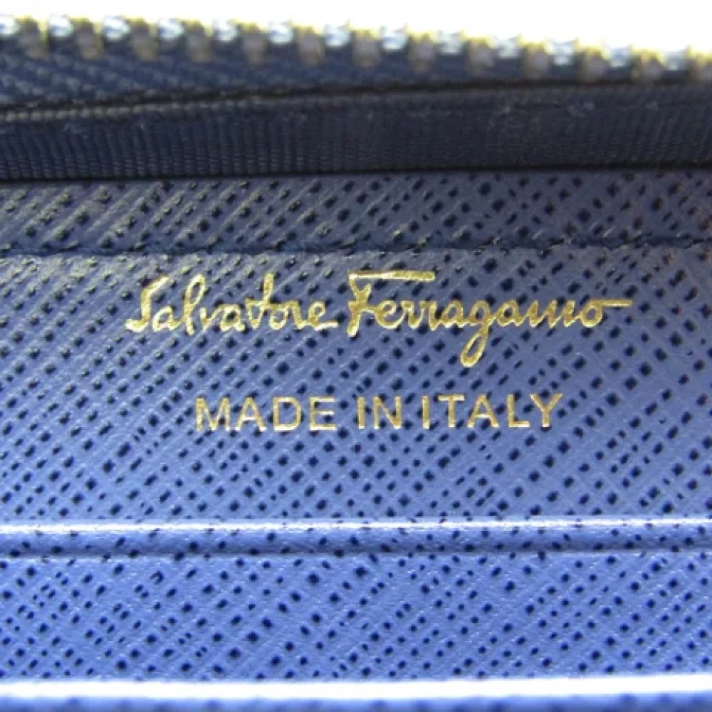 Salvatore Ferragamo Pre-owned Leather wallets Purple Dames