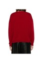 pull-rouge-avec-broderie-cloutee
