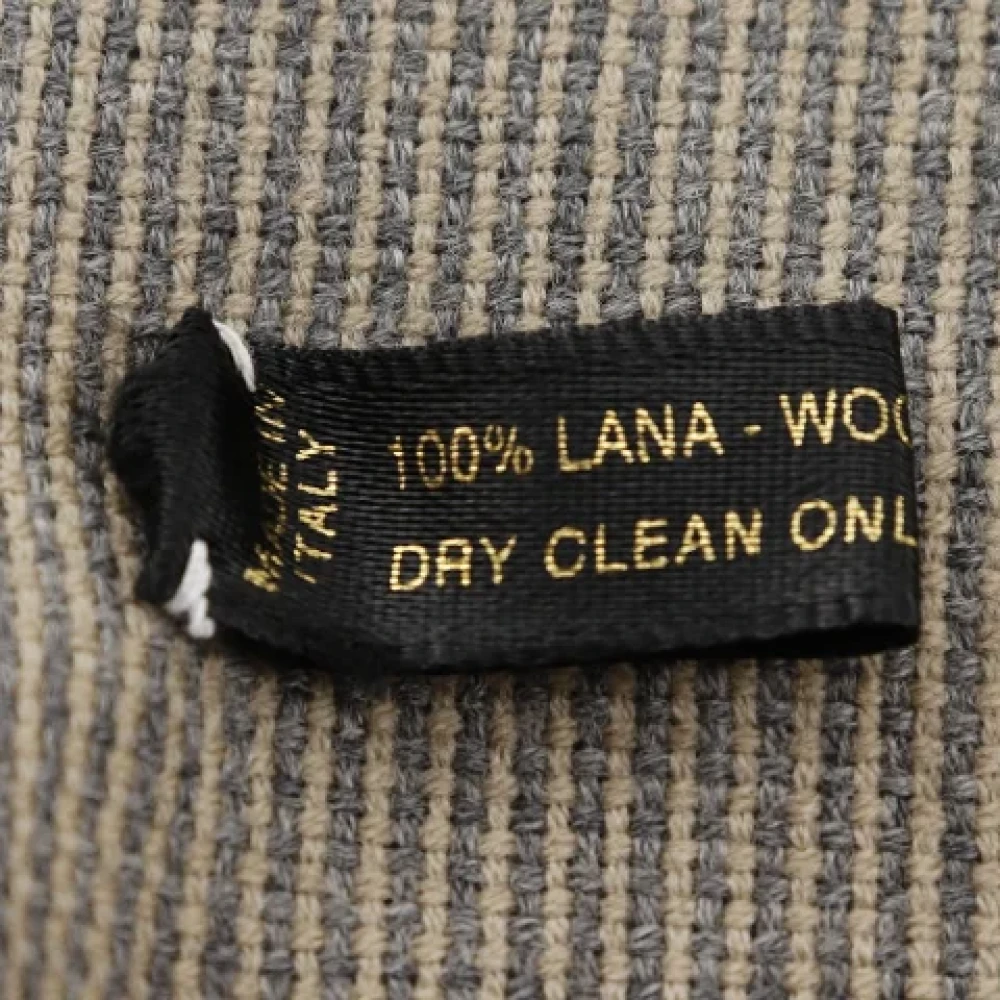 Chanel Vintage Pre-owned Wool scarves Gray Dames