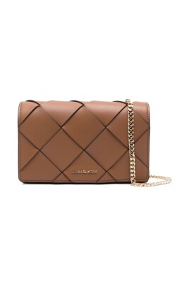 brown-leather-shoulder-bag