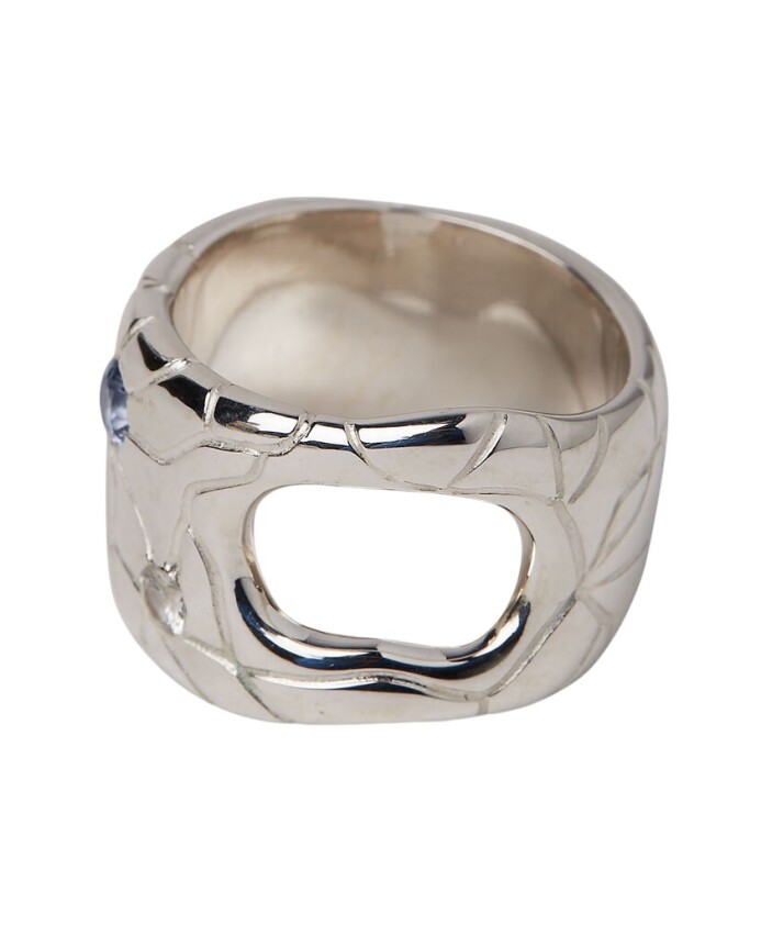bague-globe-en-argent-avec-gravure