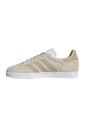 sneakers-beige-en-daim-style-elegant