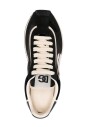 svart-snorad-sneaker-med-logopatch