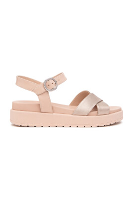 sportiga-sandaler
