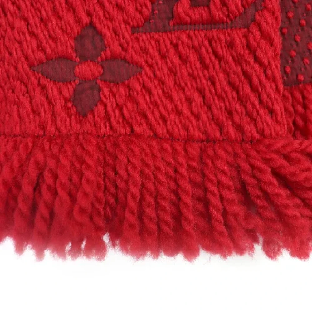Louis Vuitton Vintage Pre-owned Silk scarves Red Dames