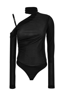 black-top-for-stylish-look