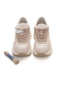 sneakers-avec-partie-arriere-surelevee-et-mousse-a-memoire