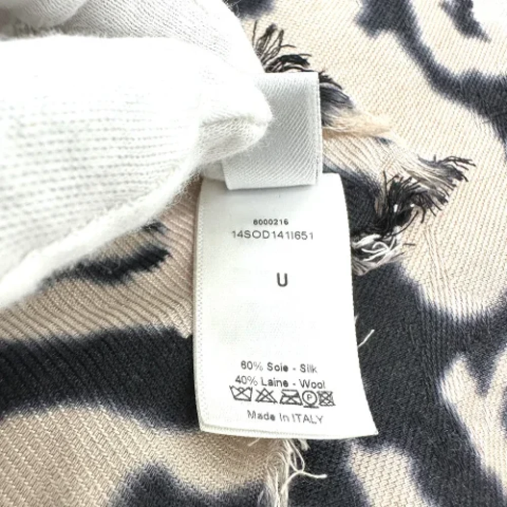 Dior Vintage Pre-owned Silk scarves Beige Dames
