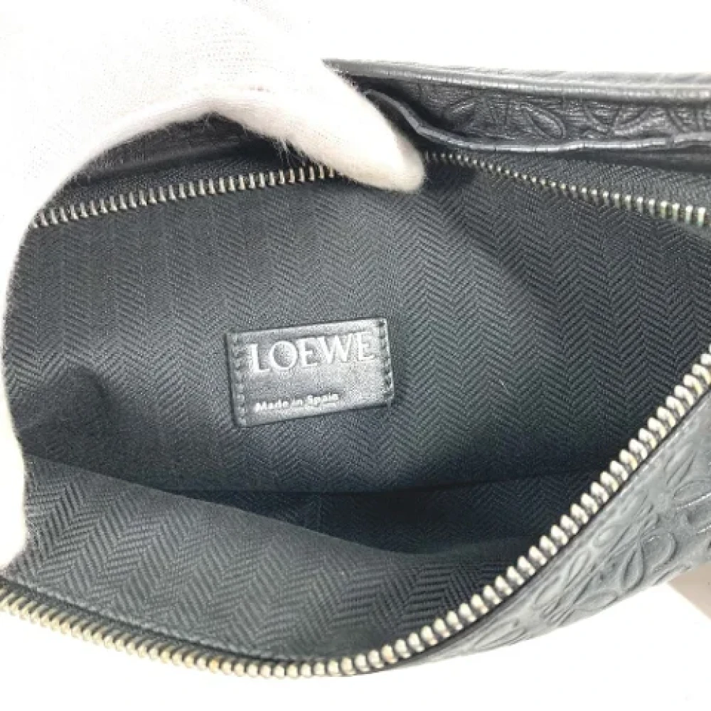 Loewe Pre-owned Leather clutches Black Heren