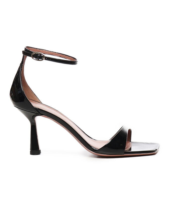 zwarte-sandalen-met-dunne-enkelgesp