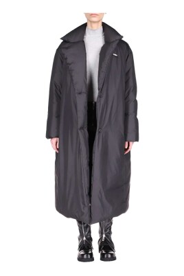 manteau-puffer-noir-a-manches-longues