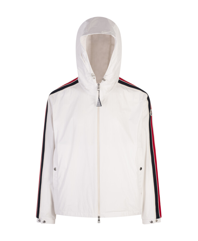 manteau-en-polyester-blanc