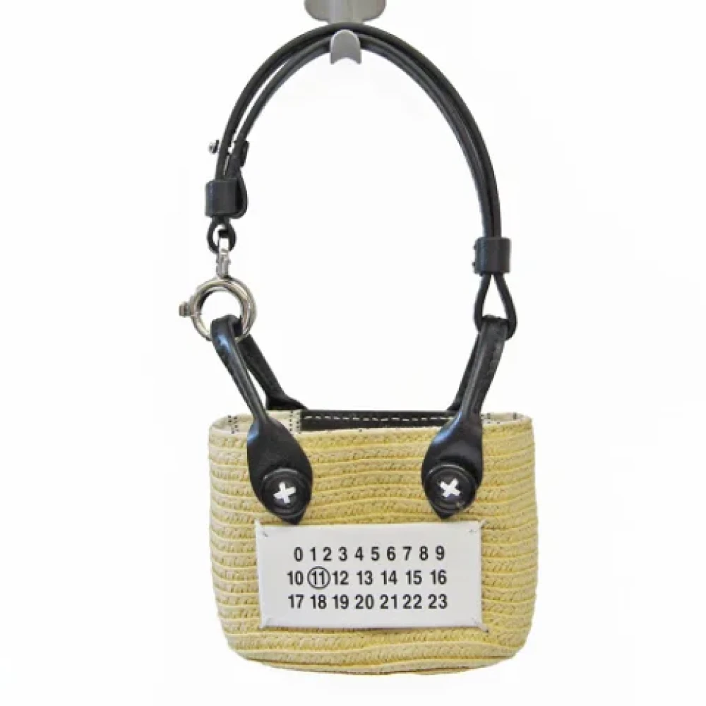 Maison Margiela Pre-owned Leather handbags Beige Dames